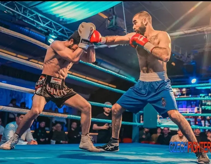 Yuri Sakunts — boxing action — precision